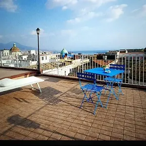 Couette-café La Casa Sui Tetti, Naples