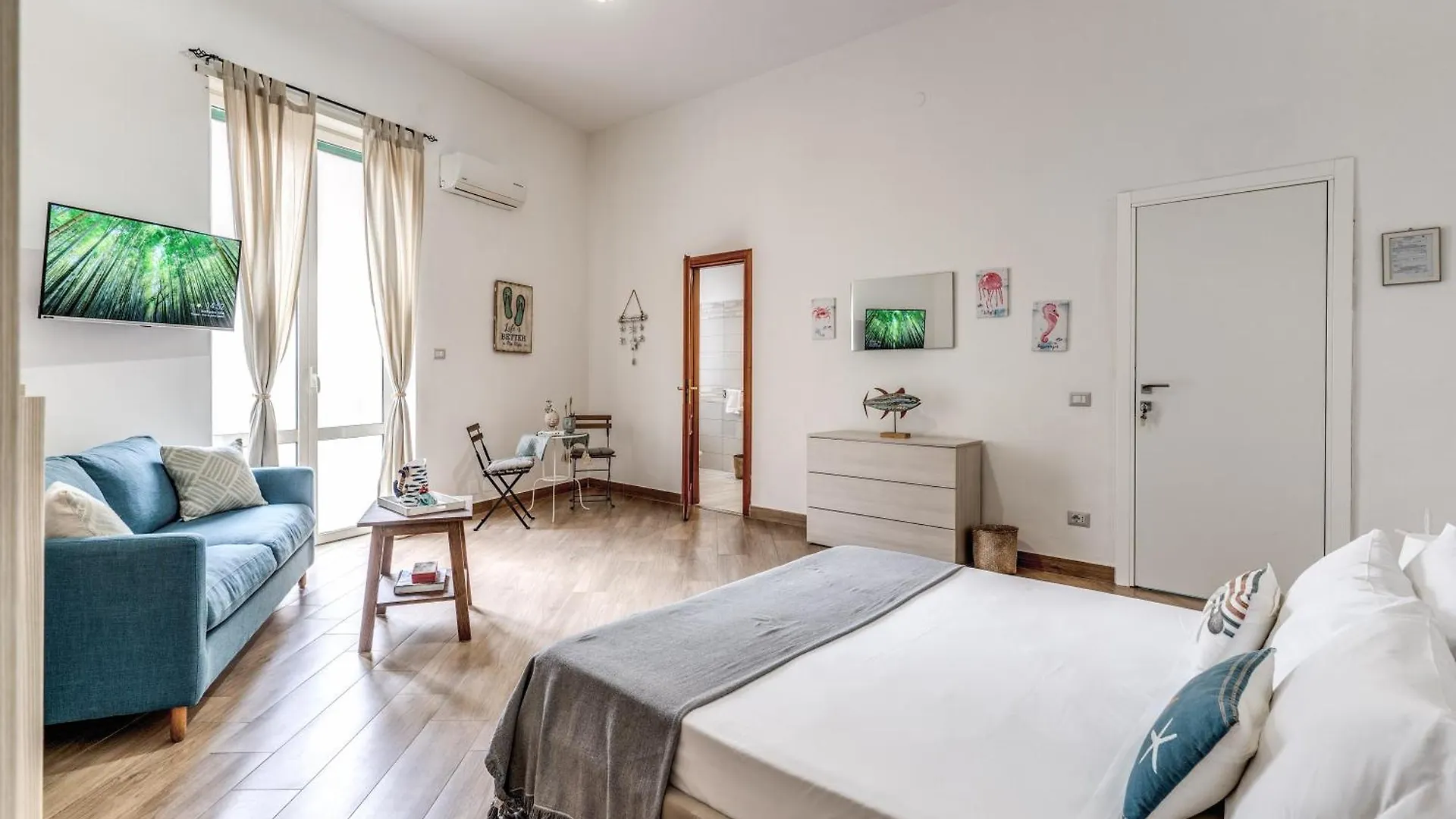 ** Guest house Le Mura Antiche Naples Italy