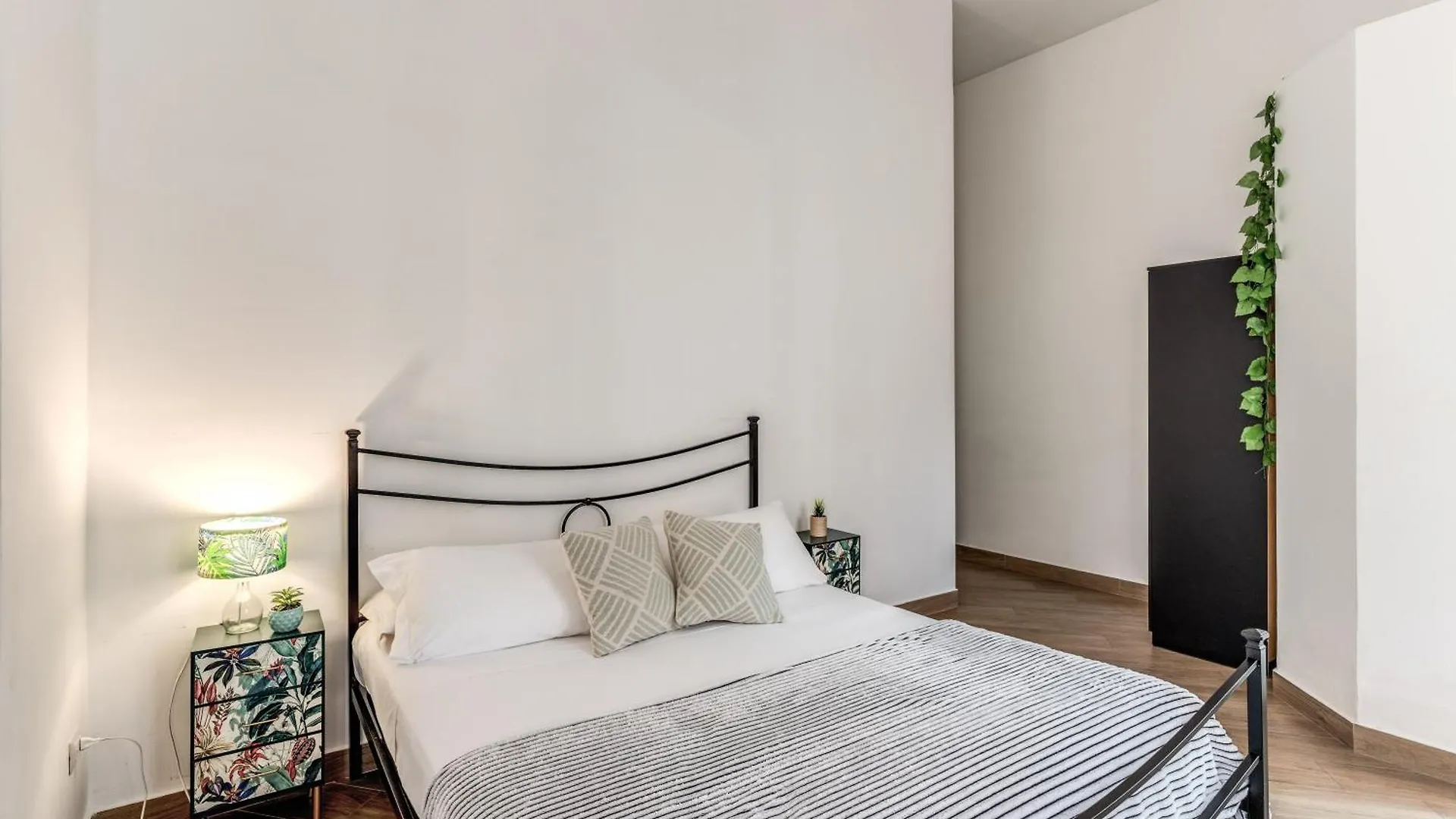 Guest house Le Mura Antiche Naples